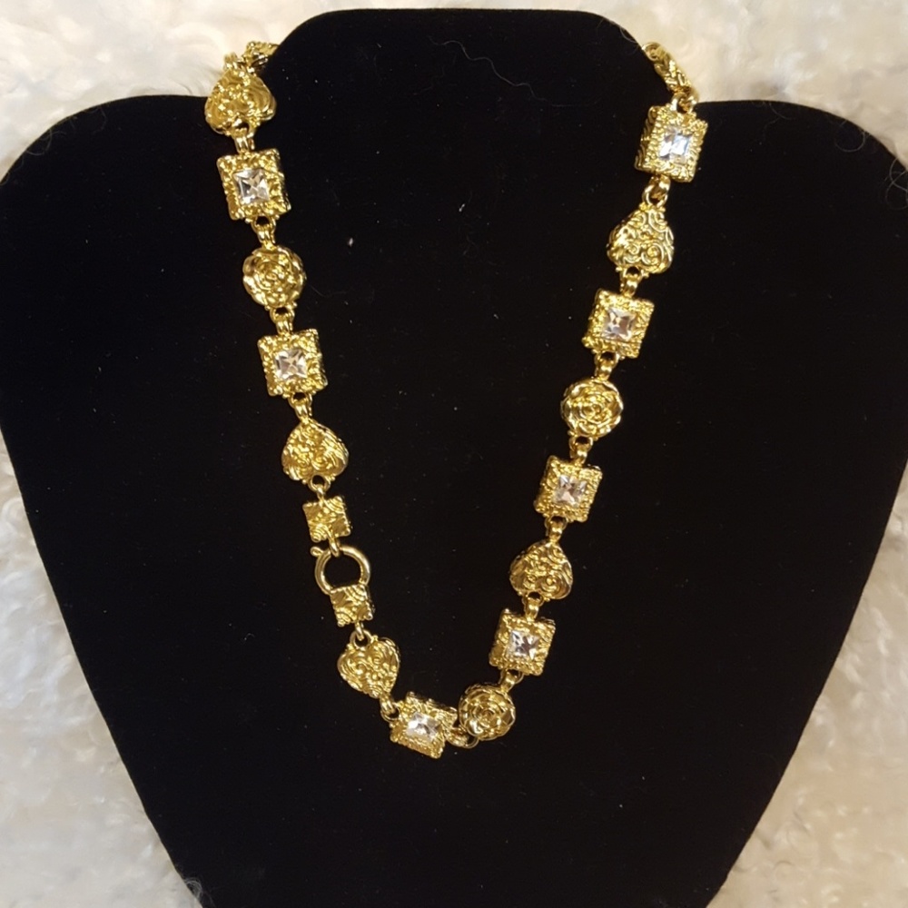 Beautiful necklace gold tone with rhinestone